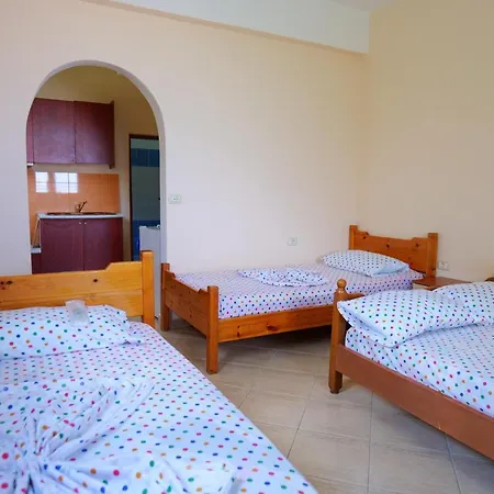 Guest house Vila Juli 1 *
