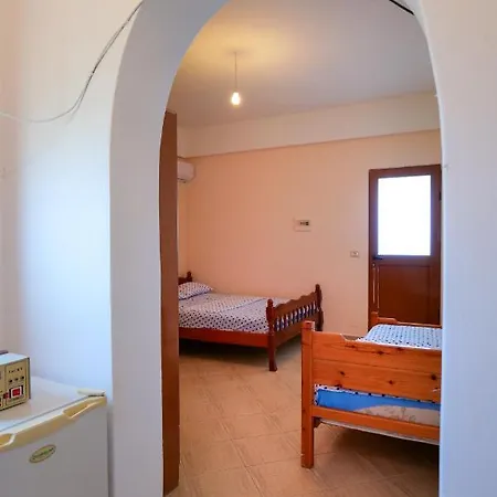 بيت ضيافة Vila Juli 1 *