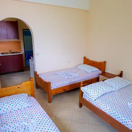 Vila Juli 1 *